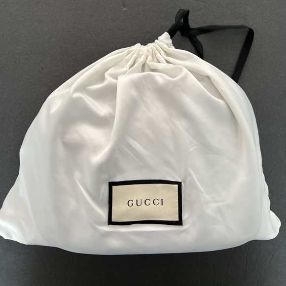 Gucci Microguccissima Bree Crossbody - Picture 16 of 16